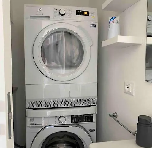 Al Casel: Storico Casello Sulla Ciclabile Nyaraló