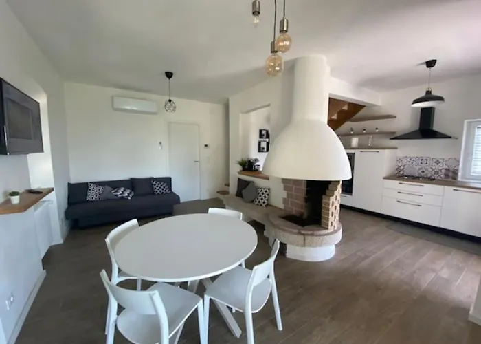 Al Casel: Storico Casello Sulla Ciclabile