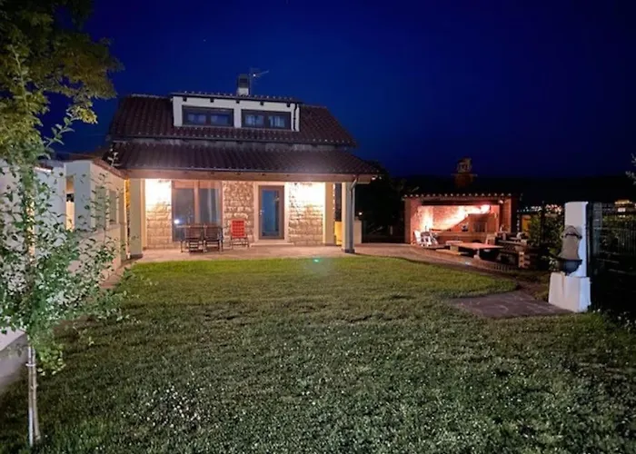 Al Casel: Storico Casello Sulla Ciclabile Trieszt