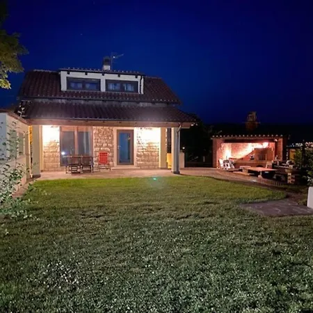 Al Casel: Storico Casello Sulla Ciclabile 的里雅斯特