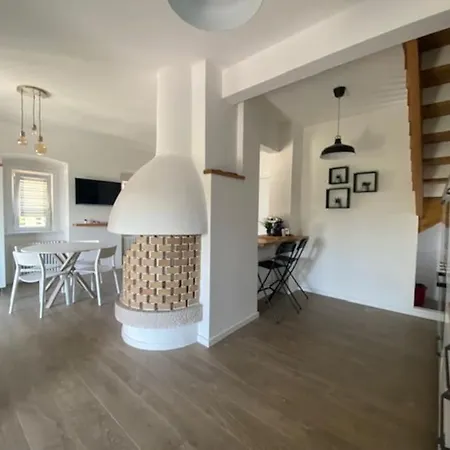 Holiday home Al Casel: Storico Casello Sulla Ciclabile Trieste