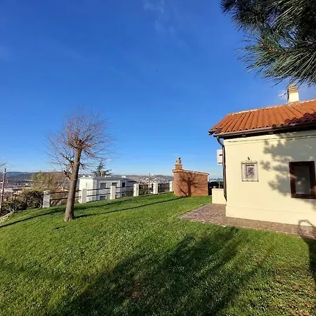 Al Casel: Storico Casello Sulla Ciclabile *